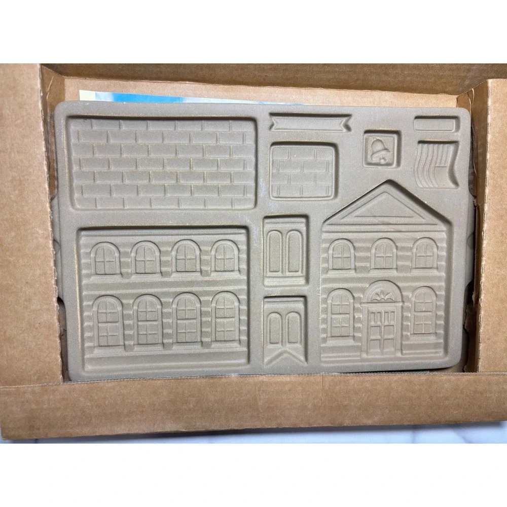 Pampered Chef Family Heritage Stoneware Gingerbread Mold School Post Office 1805
